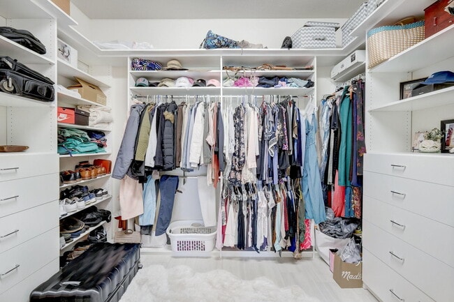 Building Photo - 9234 Balsamo Dr.