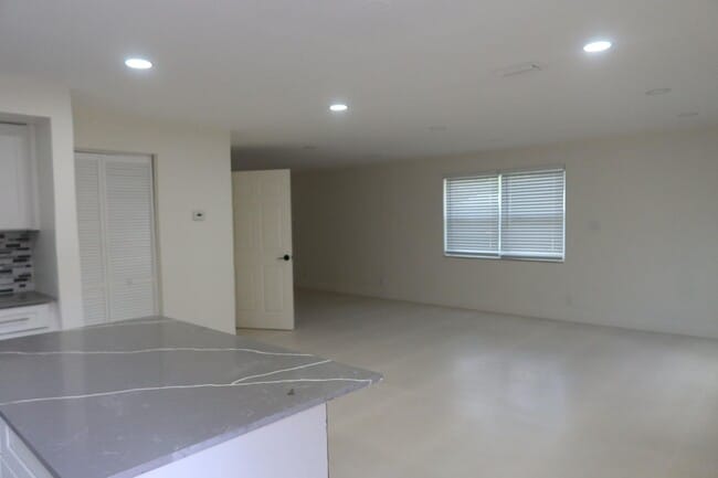 Building Photo - 2630 SW 49th Ct