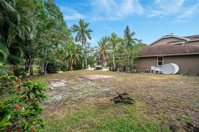 Building Photo - 5452 SW 88th Terrace