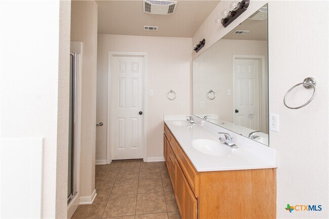 Building Photo - 6501 Alvin Dr