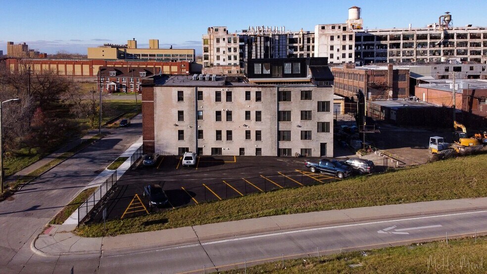 Building Photo - 5918 St. Antoine St