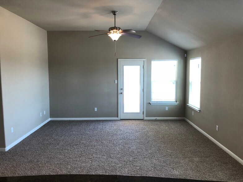 Building Photo - 3807 Flat Rock Mountain Dr