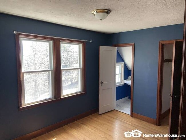 Building Photo - Beautifully Remodeled SFH in Plato Availab...