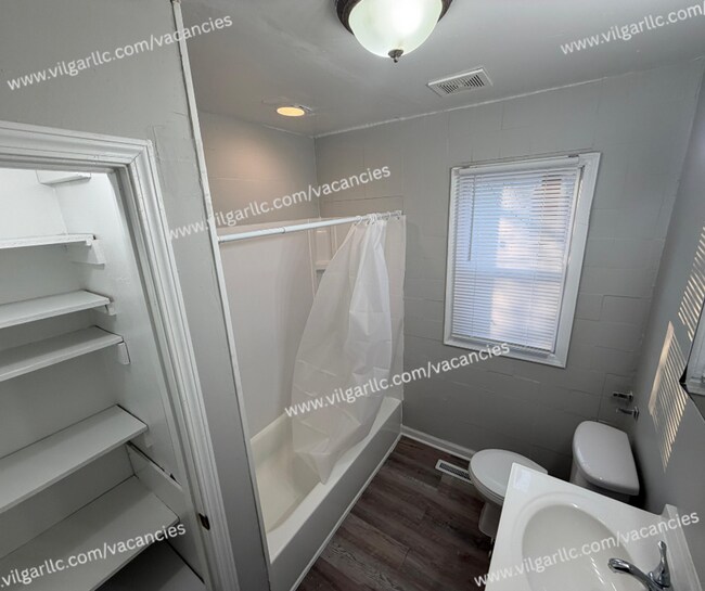 Building Photo - Discover comfort, convenience, and quality living in this beautifully updated 3-bedroom single-fa...