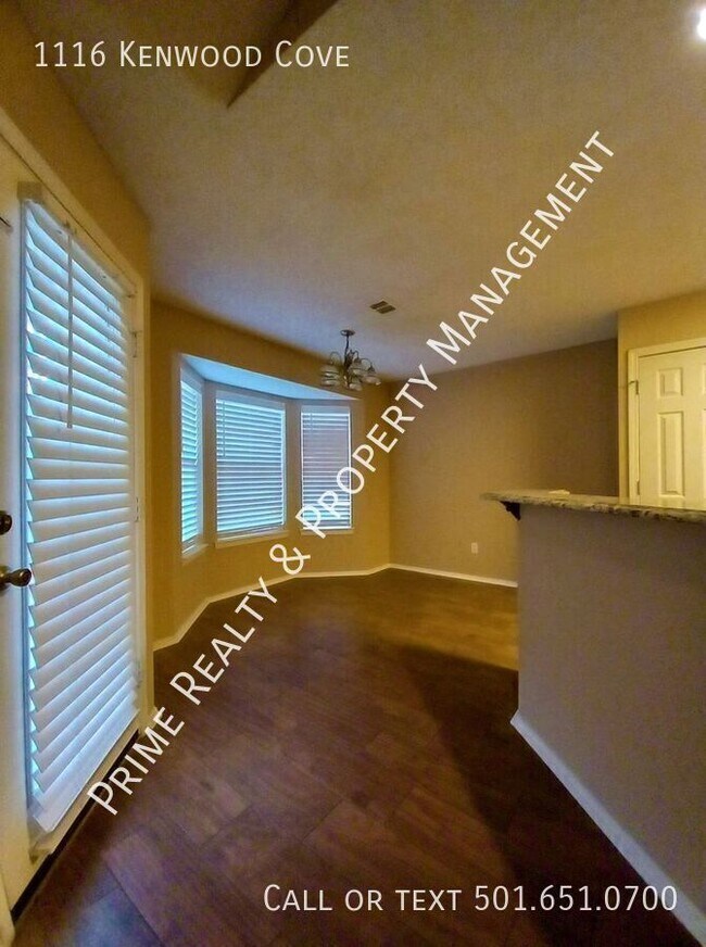 Building Photo - 1116 Kenwood Cove