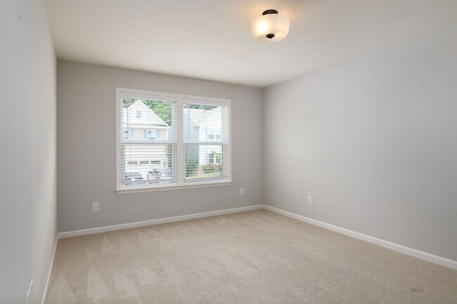 Building Photo - For Rent Winston Salem