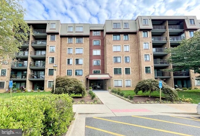 Building Photo - 2817 Jermantown Rd