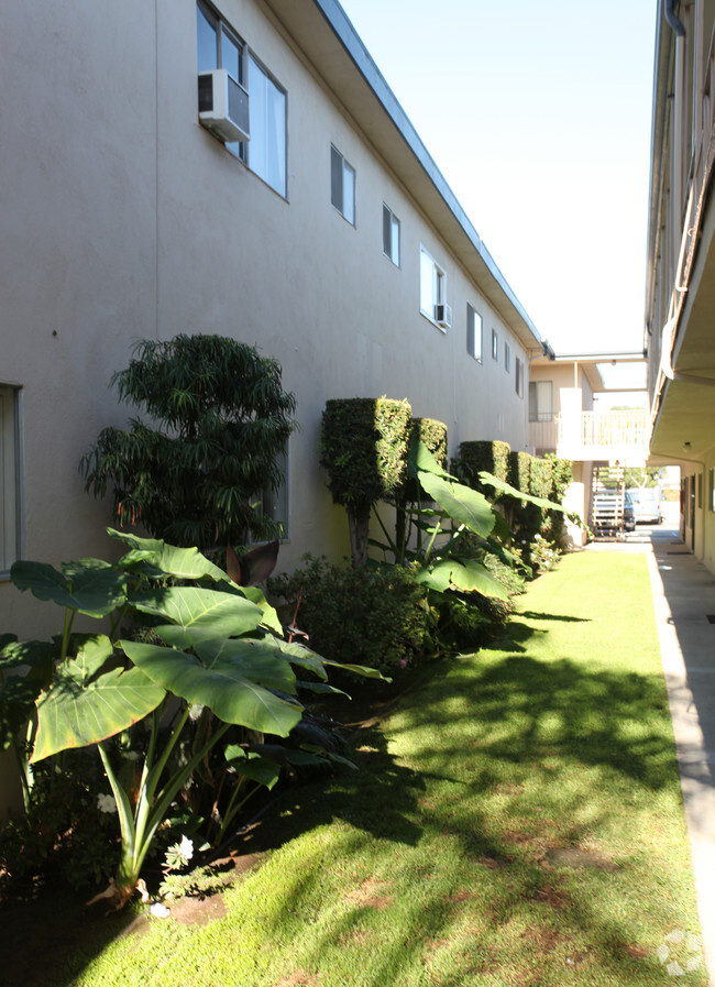 Building Photo - Embers Apartments