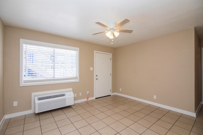 Interior Photo - Downing Studios on 12th St