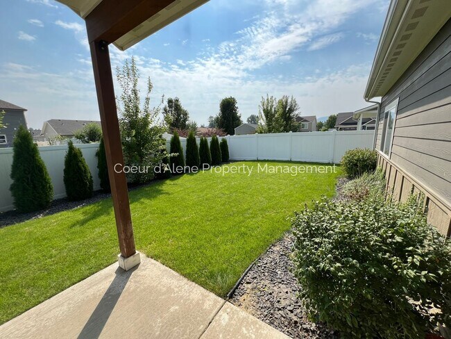 Building Photo - 3 bed, 2 bath home in Post Falls