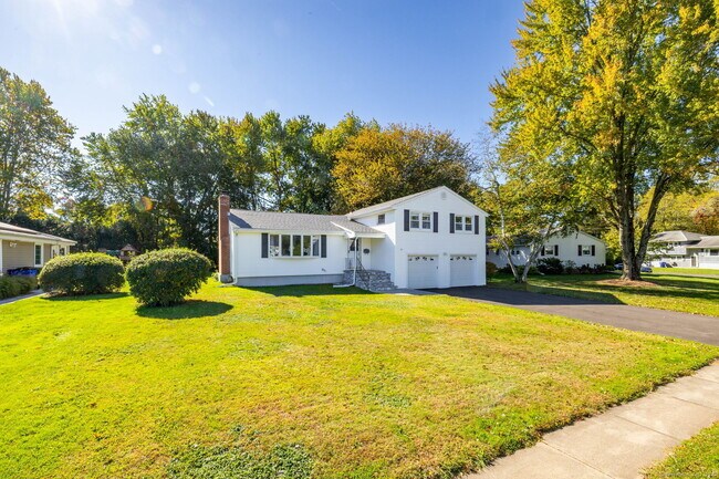 Building Photo - 99 Fuller Dr