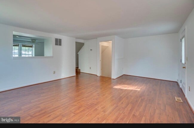 Building Photo - 16965 Monmouth Ct