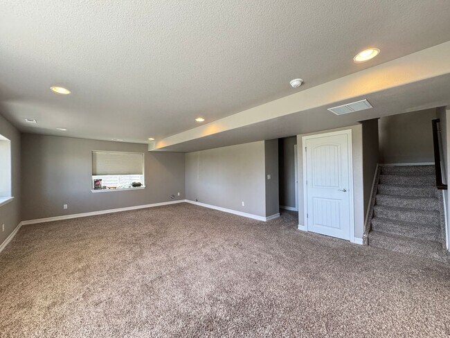 Building Photo - Gorgeous newer home in Timnath