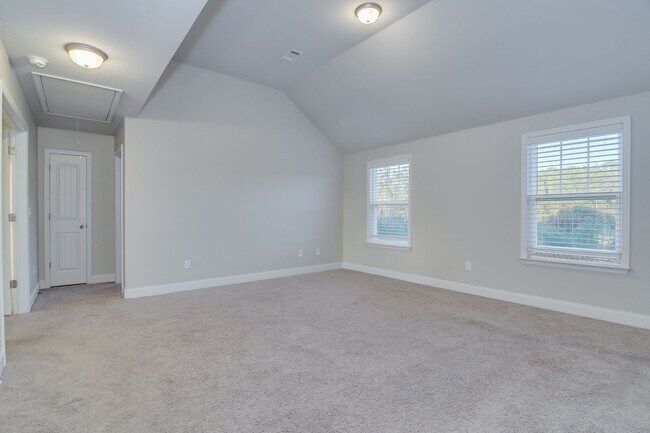 Building Photo - Large House in Grovetown!