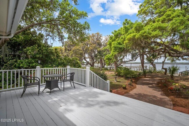 Building Photo - 32 Sparrow Nest Point