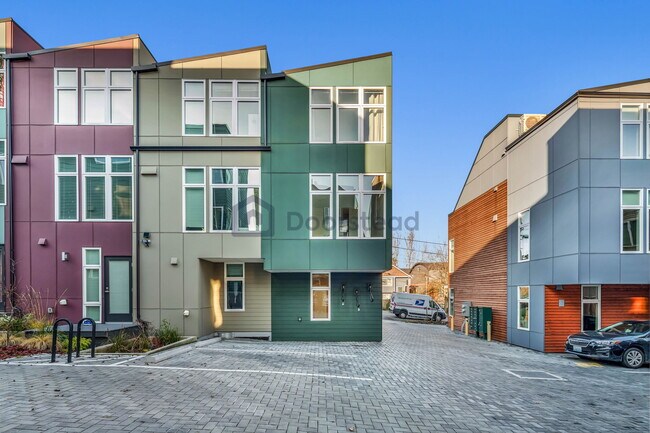 Building Photo - 2505 E Union St