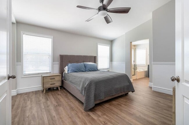 Building Photo - 38945 Turtle Pond Ln