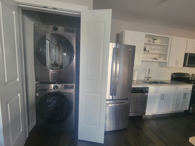 Building Photo - 1020 Pennsylvania Ave