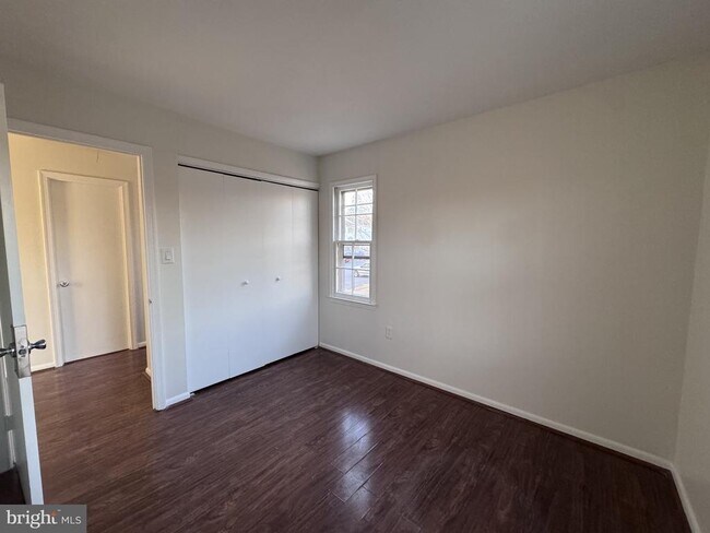 Building Photo - 12335 Woodlawn Ct