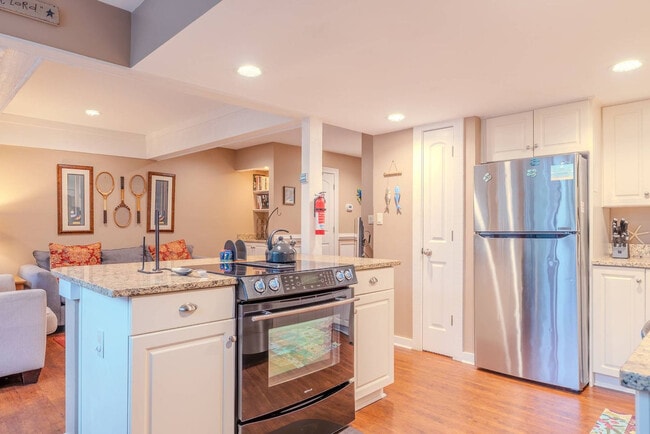 Building Photo - 183 Beachwalk Villa