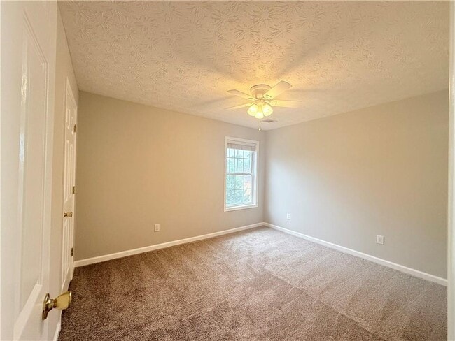 Building Photo - 945 Sweet Mill Ln