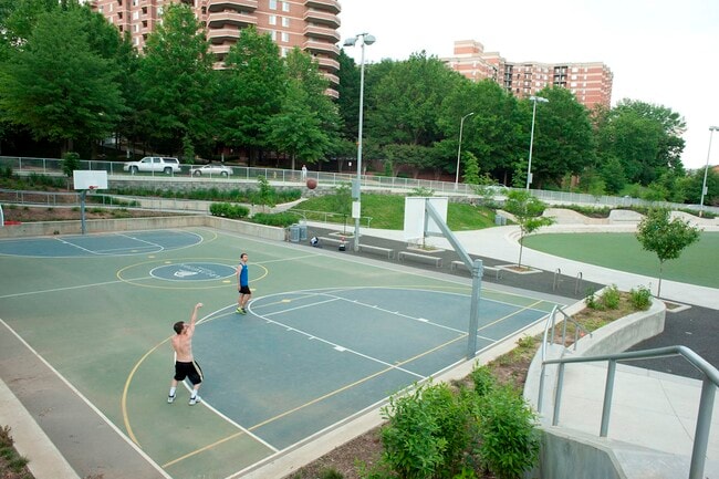 Building Photo - 1276 N Wayne St