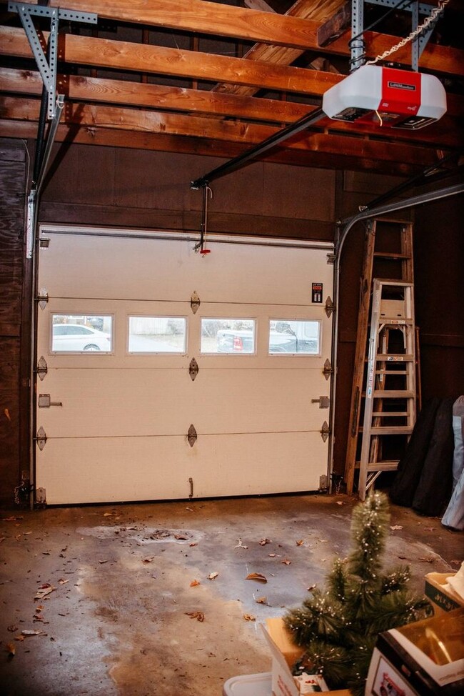 Building Photo - 130 N Grant St