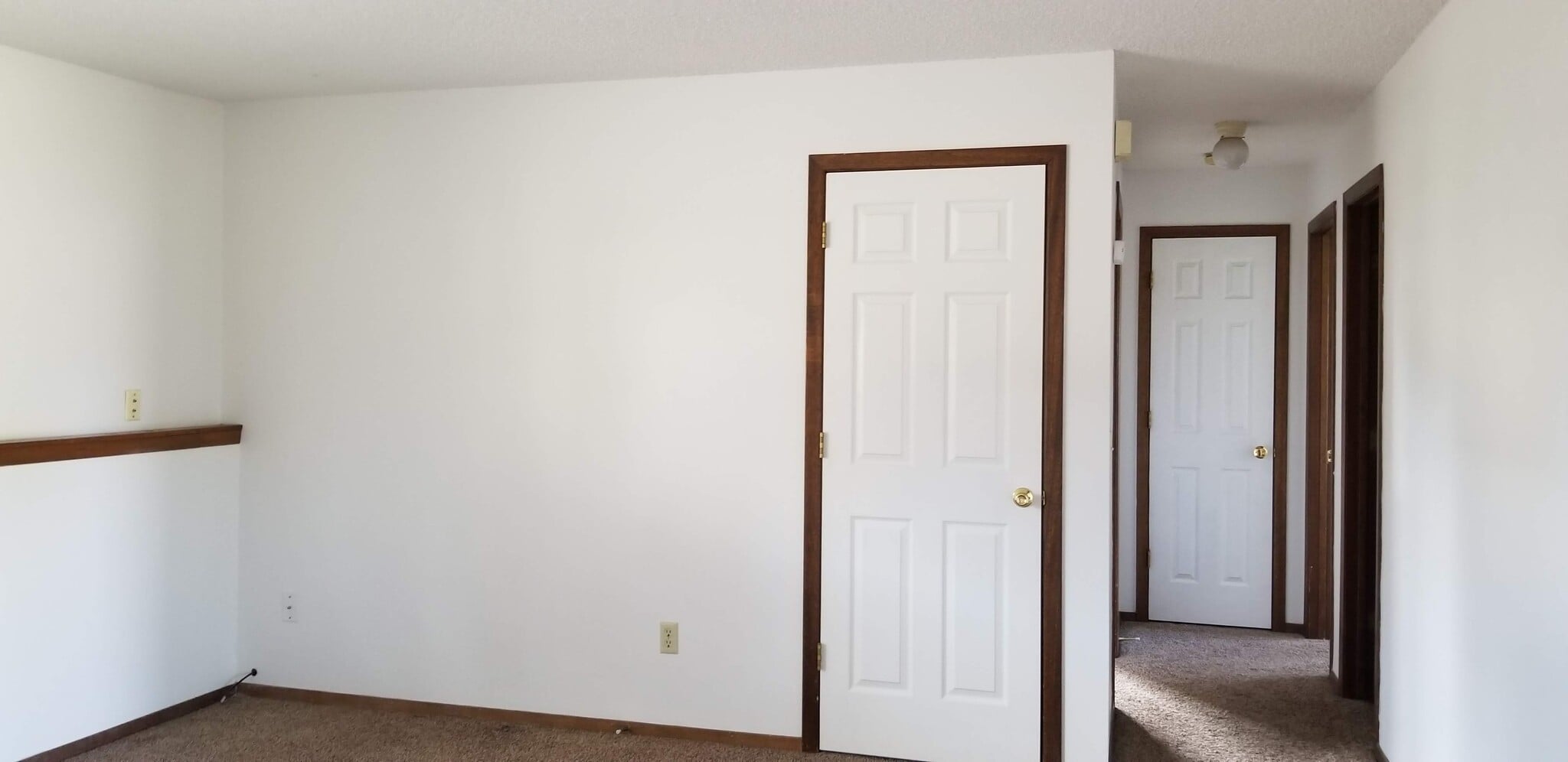 Building Photo - 631 Oakmont Rd