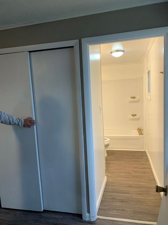 Building Photo - Perfect single family home!