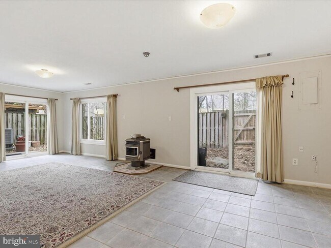 Building Photo - 1426 Yellowwood Ct