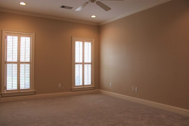 Building Photo - Home for Rent in Deer Creek!