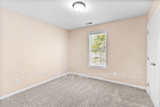 Building Photo - 47 Strike Eagle Dr