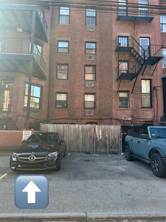 Building Photo - 281 Beacon St