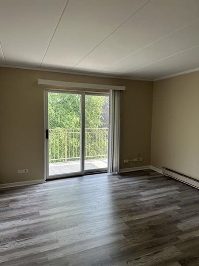 Building Photo - Forest Park Functional 1bd/1ba