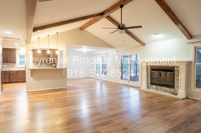 Building Photo - 4 Bed | 3 Bath in Central Tulsa!