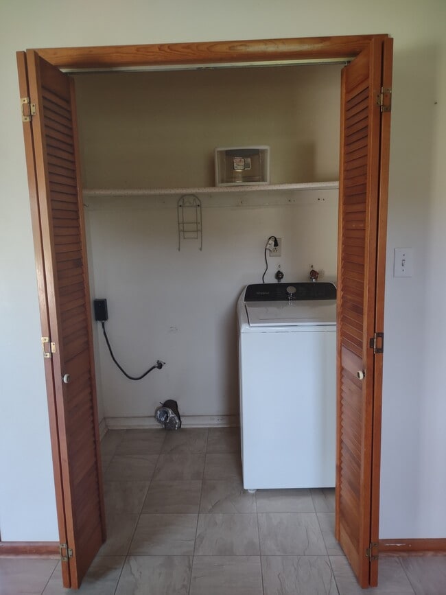 Building Photo - 1304 Theodore Rd