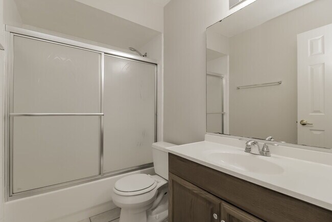 Building Photo - 618 Brooke Ct