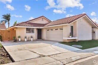 Building Photo - 162 Mistletoe Dr