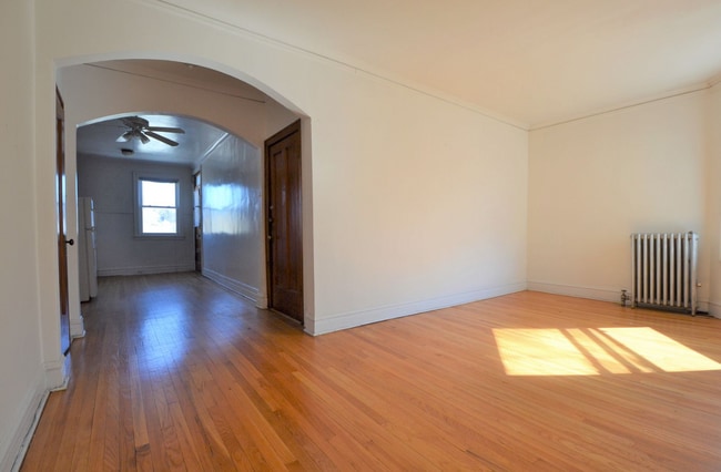 Building Photo - 4828 W Addison St