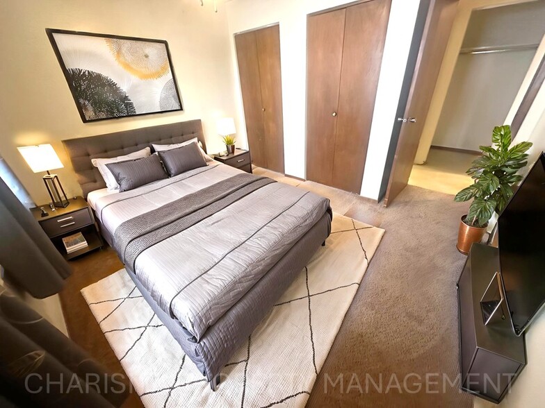 Building Photo - 513 N Main Ave