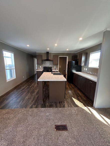 Building Photo - 3200 S Highland Park Dr