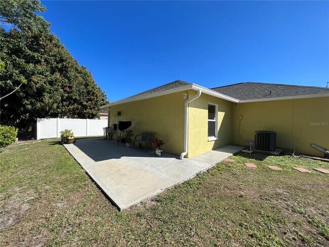 Building Photo - 6807 Kingston Dr