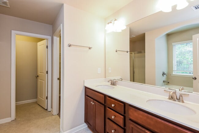 Building Photo - 6285 Allen Rd SW