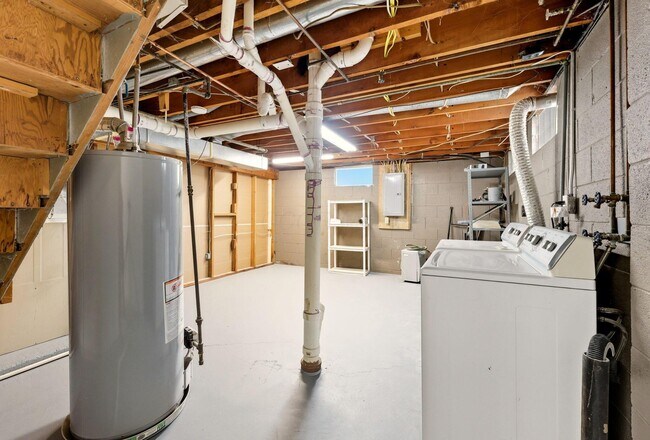 Building Photo - 3938 Halsey Pl