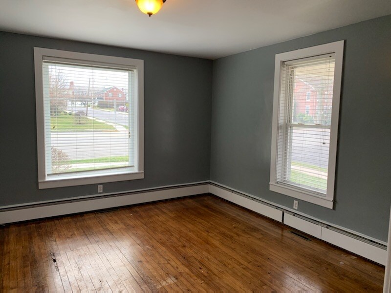 Bed 1 - 403 E Penn St