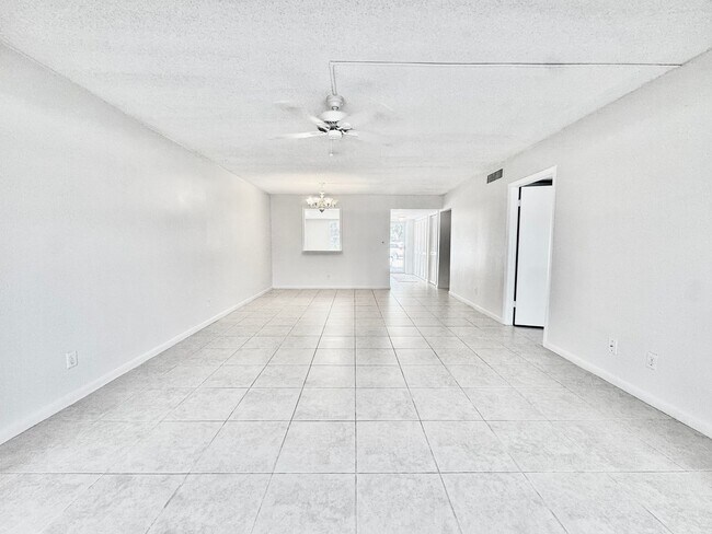 Building Photo - 600 Royal Palm Blvd
