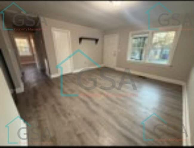 Building Photo - 2 Bedroom 1 Bath Available!