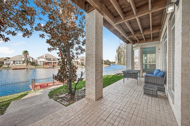 Building Photo - 3010 Pelican Cove