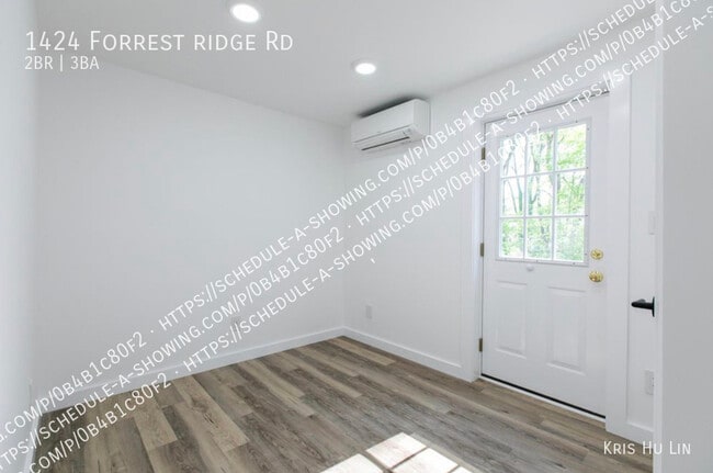 Building Photo - 2 bed/2 Bath with full basement & Den