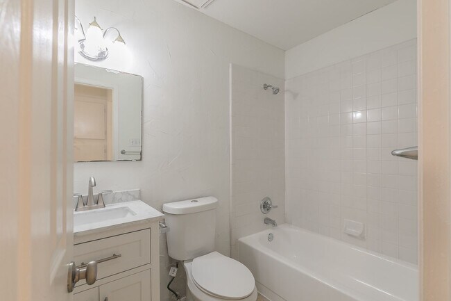 Building Photo - Charming and Updated Home in White Settlement
